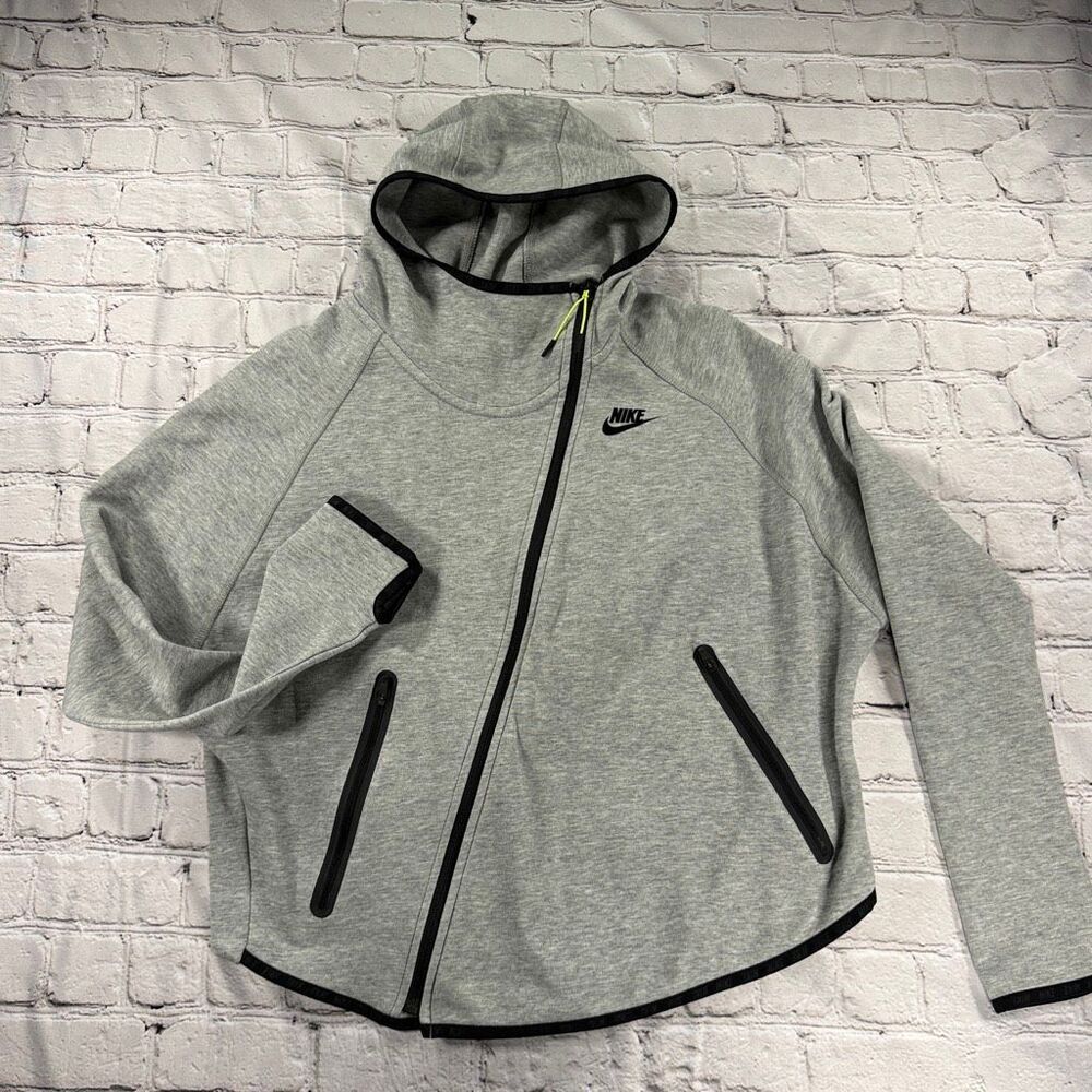 Nike Women's Tech Fleece Butterfly Full-Zip Hoodie Size M C